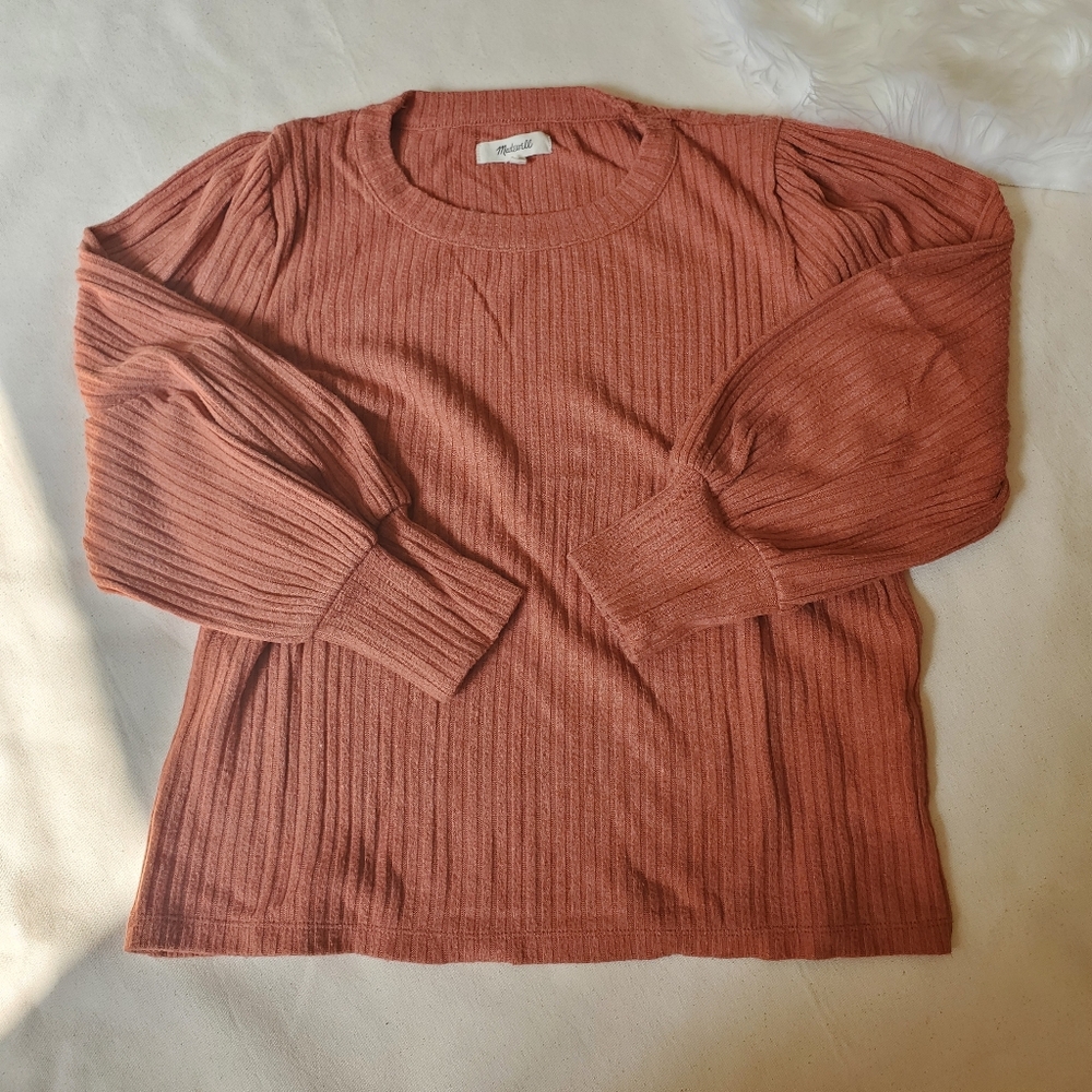 Brushed Rib Pleat-Sleeve Top